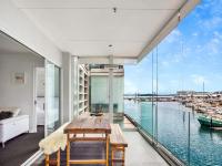Stunning Views of Viaduct Harbour Free Parking - B&B Auckland