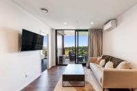 B&B Auckland - Ellerslie Escape: 2BR + Balcony - Bed and Breakfast Auckland