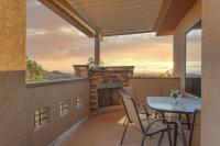 Coral Springs A8 3 Bedrooms BBQ Grill, Cable TV, 2 Private Fireplaces, Soaker Bathtub Resort Pool - Chambres d'hôtes Hurricane