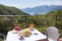 Italian Lakes villa with lake views - Bed and Breakfast Dumenza