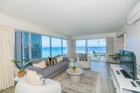 Two Bedroom Condo Overlooking Ala Wai Boat Harbor - B&B
