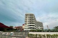 Stylish Palm Jumeirah Stay Sea, Burj Views, Gym & Pool - B&B Dubái