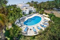Villa Cabrita, Superb location, large villa, walk to restaurants, supermarkets beach - B&B