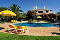 B&B Albufeira - Casa Gondi - Right by Gale Beach - Large lush gardens - Bed and Breakfast Albufeira