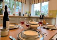 The Garden Apartment - Beautiful spacious garden apartment with two bedrooms and two parking spaces - B&B Filey