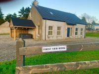 4 Bedroom Forest View House & Hot Tub Sleeps - Ferienwohnung Ballynameen