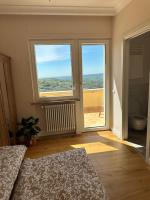 Appartamento con Vista e Balcone