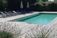 Gîte de charme au Paradou. Piscine. Terrasse bois. - B&B