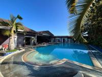Ice Bear Bar & Tourist Inn - B&B