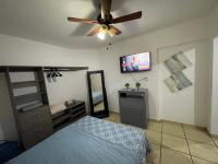 B&B Hermosillo - Cozy studio apartment located in commercial area - Bed and Breakfast Hermosillo