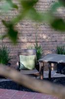 Honeyeater Hidden Gem - Stylish Courtyard in the CBD - B&B Poatina