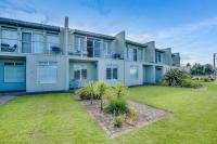 Beach Front Esplanade Victor Harbor - BYO Linen - Wi-Fi - Family - B&B Victor Harbor