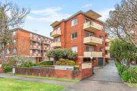 Bright and convenient apartment, close to shops - B&B