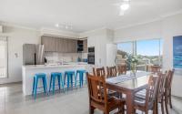 Bryant Blue 10 Bryant Crescent, Goolwa Beach Light-Filled Family Beach House Walk to Goolwa Beach Sleeps 10 Pets Negotiable - Chambres d'hôtes Goolwa South