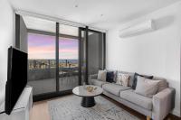 NEW Waterfront Living With Sublime Views 2B1B - Ferienwohnung Melbourne