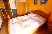 Apartamento de 2 dormitorios con balcón