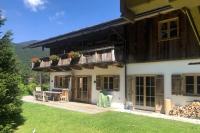 Landhaus Riedlern - Exklusives Ferienhaus in Kreuth am Tegernsee - B&B Kreuth