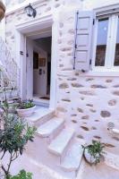 Rustic house in Ano Syros - Chambres d’hôtes