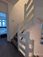 Large 6 Bedroom house in Hendon - B&B Hendon