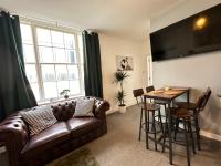 Land Of Green Ginger Apartment- City Centre - Bed and Breakfast