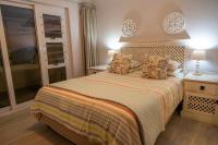 House 12 Beach Club - B&B Hermanus