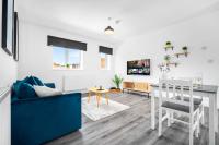B&B Birmingham - New Luxury Apartment - Cradley Heath - 2MH - Parking - Netflix - Top Rated - Bed and Breakfast Birmingham