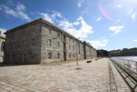 ROYAL WILLIAM YARD Luxury Apartments at "THE BRUCE" - FAMILY APARTMENT and Connecting DELUXE STUDIO - PRIVATE connecting lobby so BOOK BOTH For LARGER GROUPS - FREE ONSITE PARKING - Ferienwohnung Plymouth