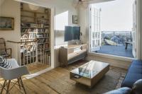 Falmouth Townhouse with Panoramic Sea View Terrace - B&B