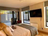 HOM I Piscina, Estacionamiento Privado y terraza - B&B