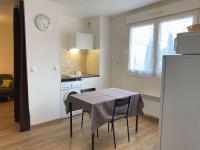Studio rénové avec balcon, proche commerces, wifi et cellier privatif - Balaruc-les-Bains. - FR-1-553-13 - Chambres d'hôtes Balaruc-les-Bains