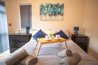 B&B Eastbourne - 2 bedroom APT Eastbourne, Garden, Central, Contractors welcome - Bed and Breakfast Eastbourne