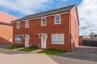 Spacious 3 Bedroom House In Canterbury with Garden and Driveway - Sleeps 7 - Chambres d'hôtes Canterbury
