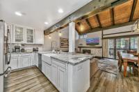 Lakeland Village 412 - 4 BR plus Loft - B&B South Lake Tahoe