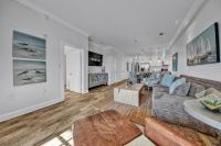 Newly renovated overlooking the Seacrest Village Pool and Beach access - B&B Rosemary Beach