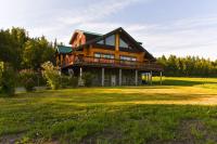 Legacy Mountain Lodge on 40-Acre Ranch with Views! - B&B