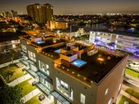 B&B Pompano Beach - 2022 Beach Home Rooftop Spa - Bed and Breakfast Pompano Beach