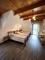 Dreibettzimmer mit eigenem Bad