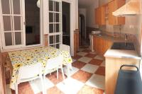 Appartamento con 3 Camere da Letto
