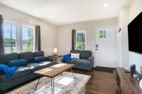 Gorgeous Notre Dame Get Away Comfy Beds WiFi Coffee Games - B&B South Bend