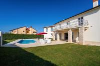Villa Bincila for 12 people near Poreč with sea view & beautiful garden - Chambres d'hôtes Labinci