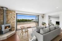 B&B Torquay - The Juc Lookout 850m to Surf Beach - Bed and Breakfast Torquay