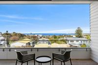 B&B Ocean Grove - Live the dream with pool spa and ocean views - Bed and Breakfast Ocean Grove