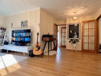 Serenity Retreat with 10 Min to City and Airport - Ferienwohnung