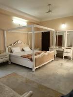 B&B Haiderabad - 3-Bedroom Elegant and Spacious AC Apartment only for families, Prime Location, Just 100m from Main Road! - Bed and Breakfast Haiderabad