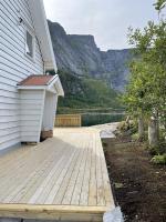 Drenghaugen - house with fabulous sea and mountain view - B&B Reine