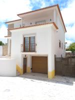 Bright and Spacious Villa with Patio and BBQ - B&B