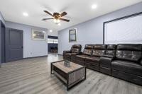 Remodeled Home near NRG, Downtown, Medical Center sleeps10 - Bed and Breakfast Houston