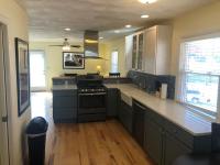 Entire apartment close to downtown - 2 Queen beds - B&B Springfield