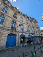 Appartement de charme sous les toits avec vue sur la Garonne - B&B