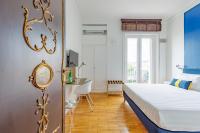 Doppelzimmer mit Balkon und Meerblick